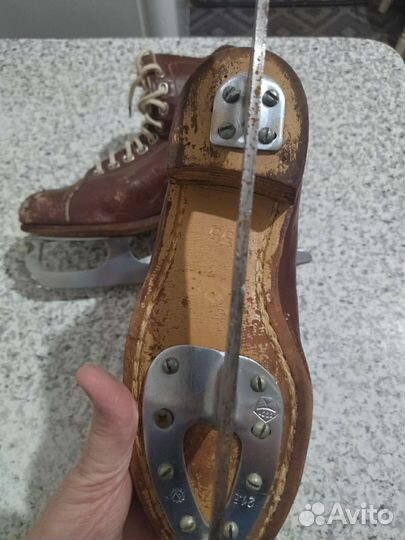 Коньки хоккейные