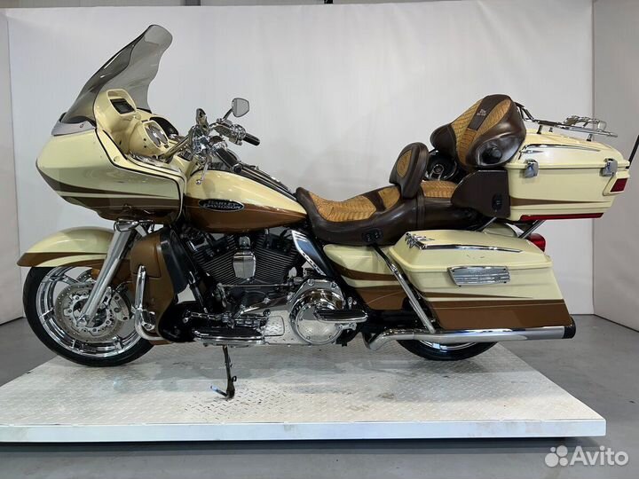 Harley-Davidson CVO Road Glide, 2011