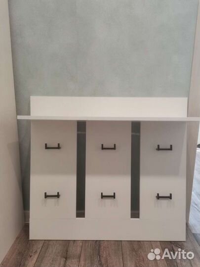 Вешалка для одежды настенная