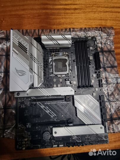 Материнская плата asus ROG strix B560-A