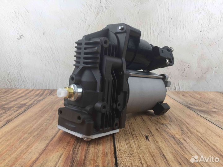 Компрессор AMK Land Rover Discovery LR045251