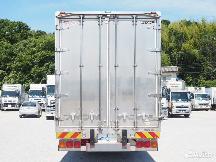 Hino 700 (Profia), 2012