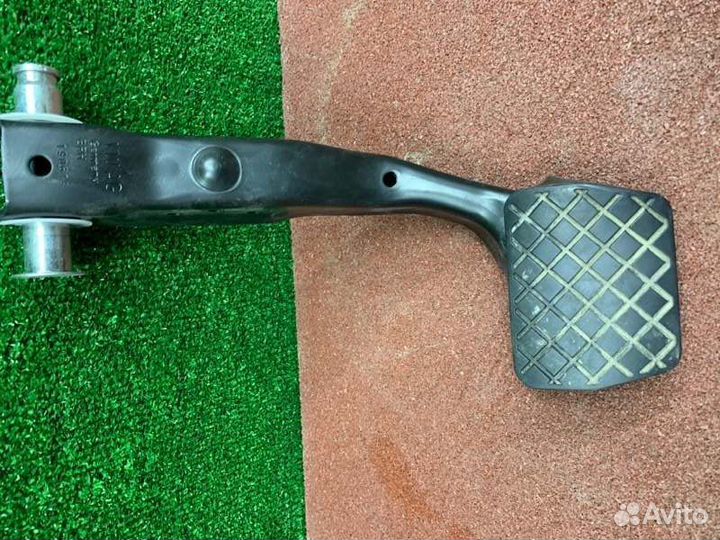 Педаль тормоза Skoda Octavia A7 1.6 2019