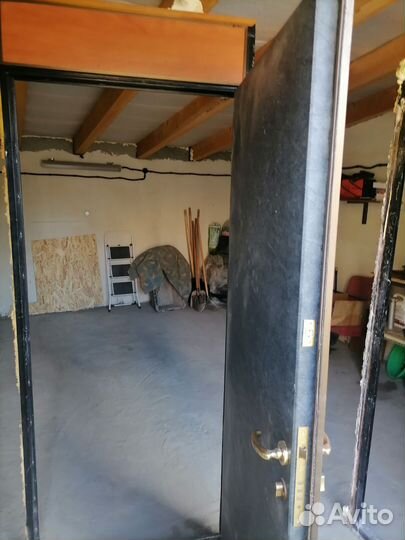 Металлическая дверь бу