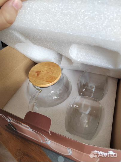 Чайный набор-чайник и две кружки, новый