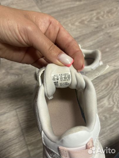 Кроссовки адидас для девочки