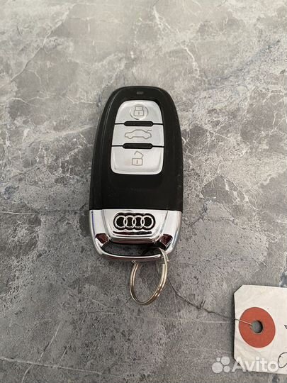 Оригинальный ключ Audi