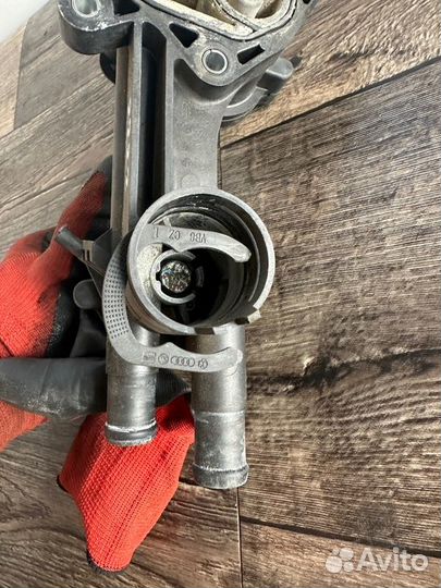 Корпус термостата Audi A1 8X caxa 1.4 2011