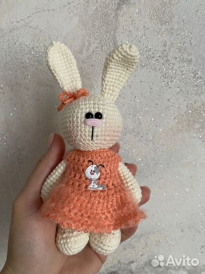 Вязаные игрушки зайка