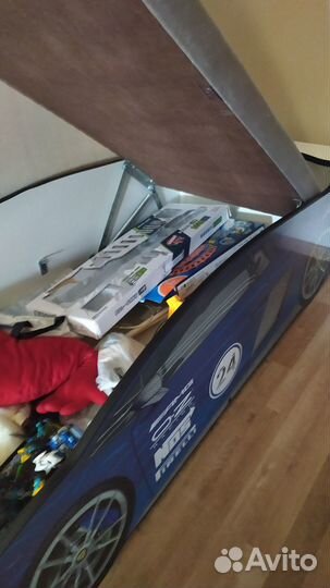 Детская кровать машинка