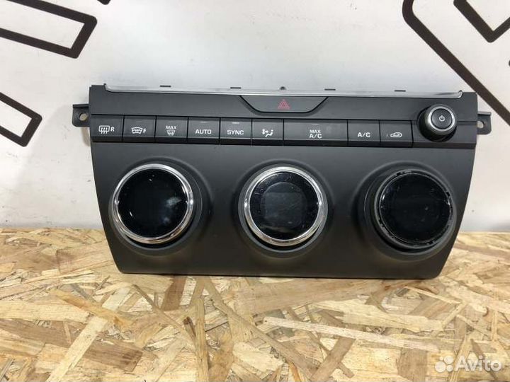 Блок управления климат-контролем Jaguar E-Pace 1