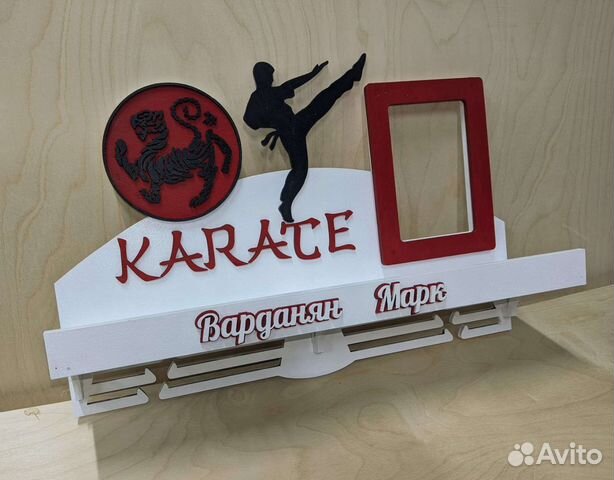 Медальница с полкой Медальница с рамкой.под заказ