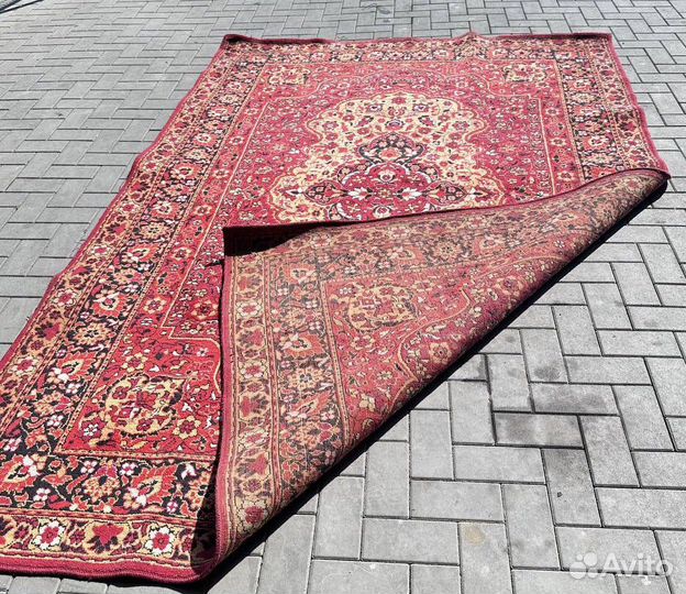 Ковер шерстяной