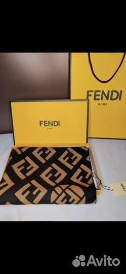 Новый палантин кашемир Fendi