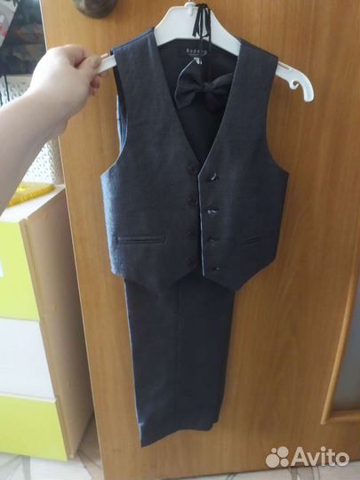 Костюм тройка