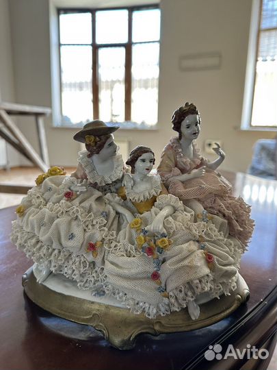 Фарфоровые статуэтки большие