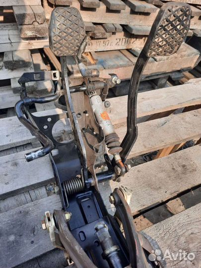 Педальный узел бмв е34 МКПП