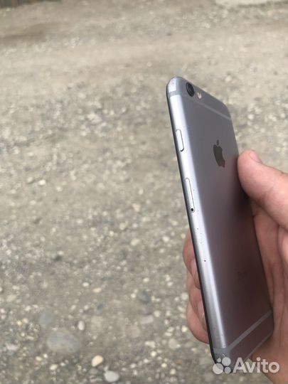 Телефон iPhone 6