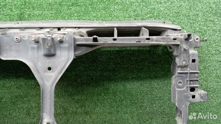 Рамка радиатора Volkswagen Tiguan