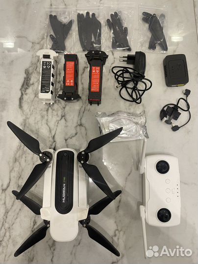 Квадрокоптер hubsan zino