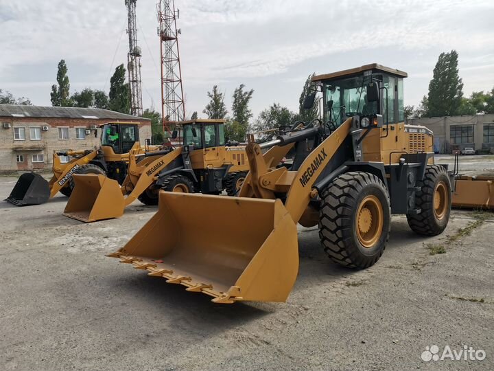 Фронтальный погрузчик Megamax GL420H, 2023