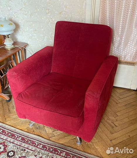 Винтажное кресло в гостинную