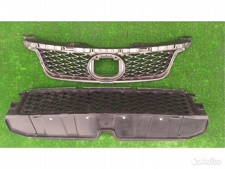 Решетка радиатора на Lexus CT F Sport 2011-2013