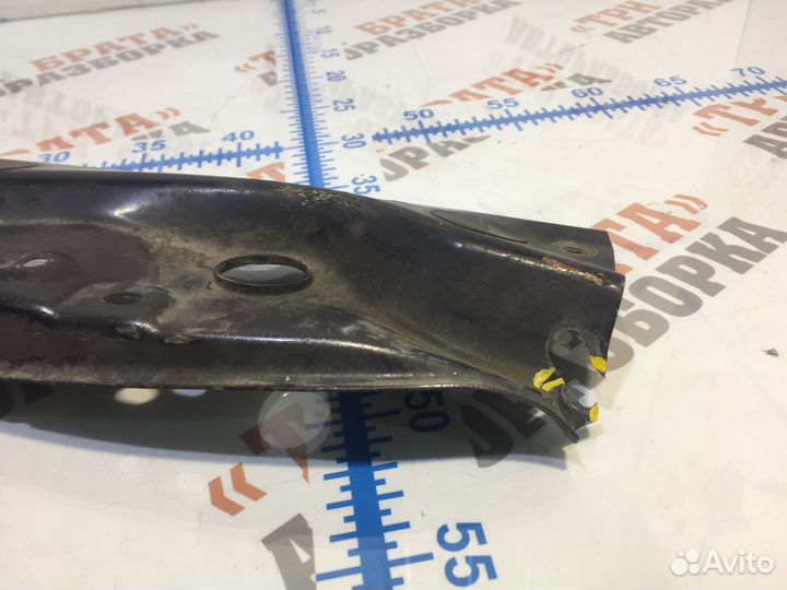 Тойота Камри Телевизор верхняя часть планка