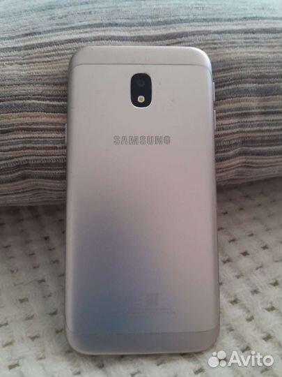 Смартфон Samsung galaxy J3