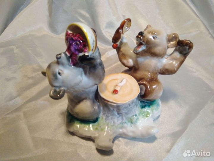 Чернильница фарфоровая «Медвежата - сладкоежки»