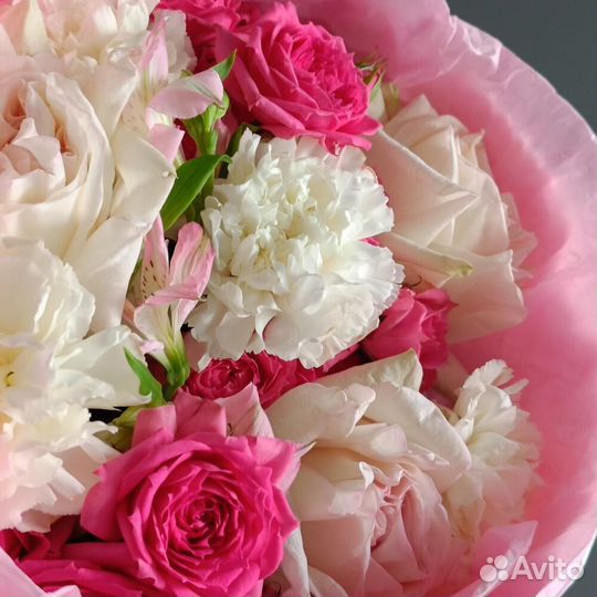 Розы альстромерия букеты