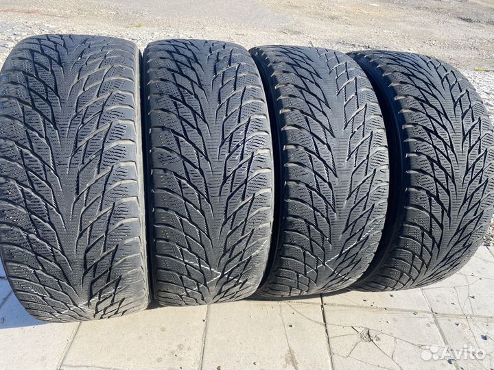 Nokian Tyres Hakkapeliitta R2 235/45 R17