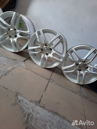 Литые дискиR-15 (498,цо-58,5 -ет-35)