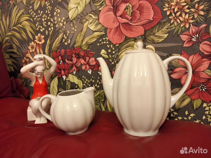 Чайник большой фарфор белый новый винтаж