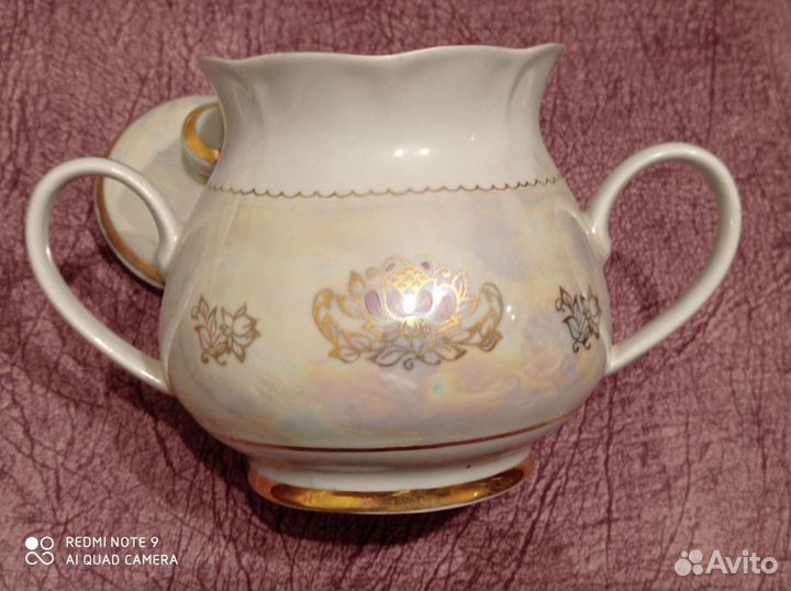 Молочник, сахарница, чашки