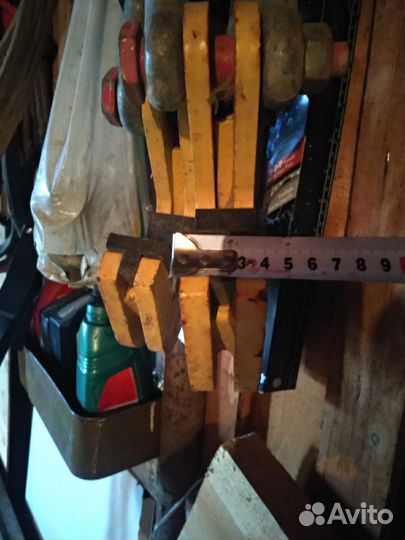 Грузо-захватывающее приспособление