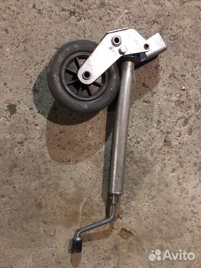 Опорное колесо для легкового прицепа