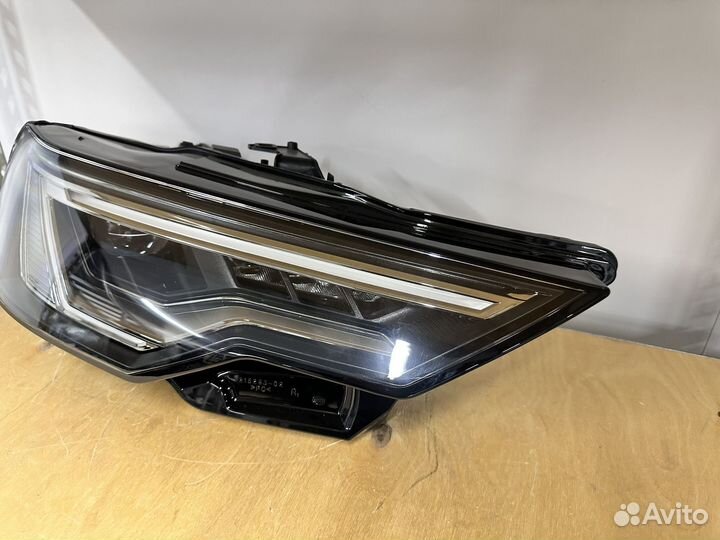 Фара передняя правая на Audi A6 C8 Matrix LED