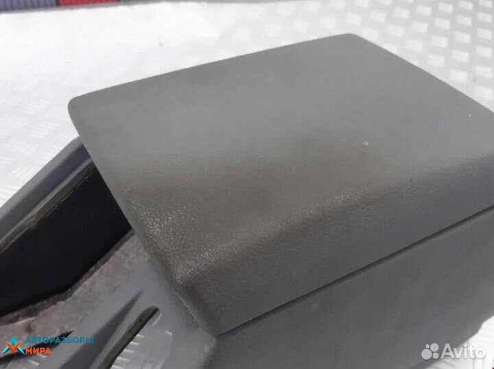 Подлокотник BMW 5 E39 1998 51167140657