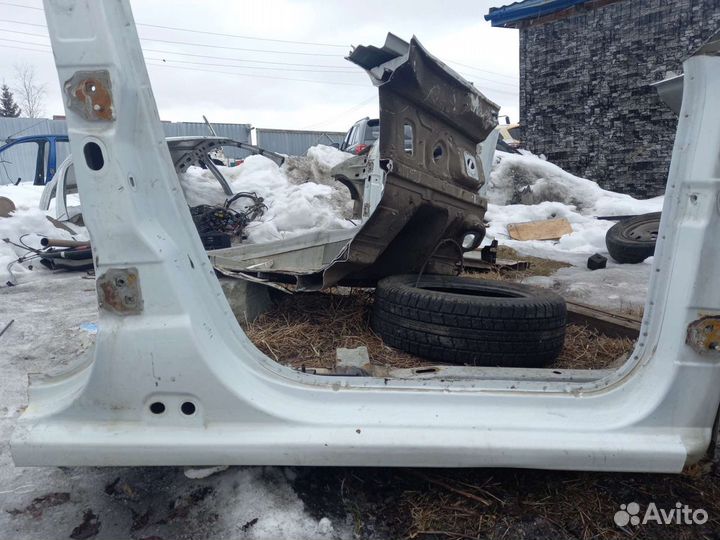 Порог правый с полкой крыла Renault Logan 1