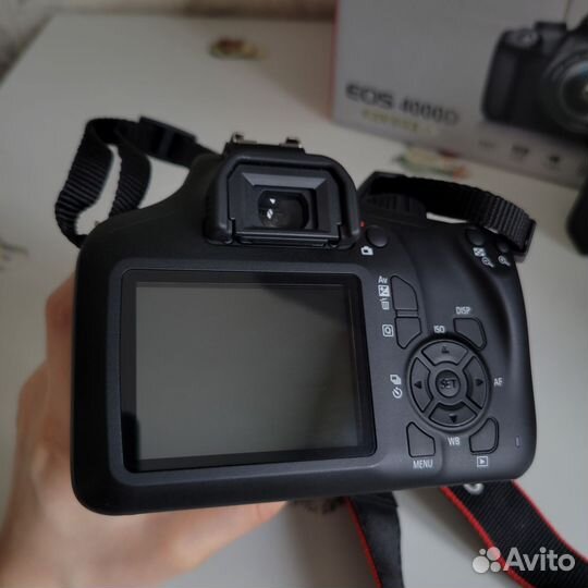 Зеркальный фотоаппарат Canon 4000D Новый