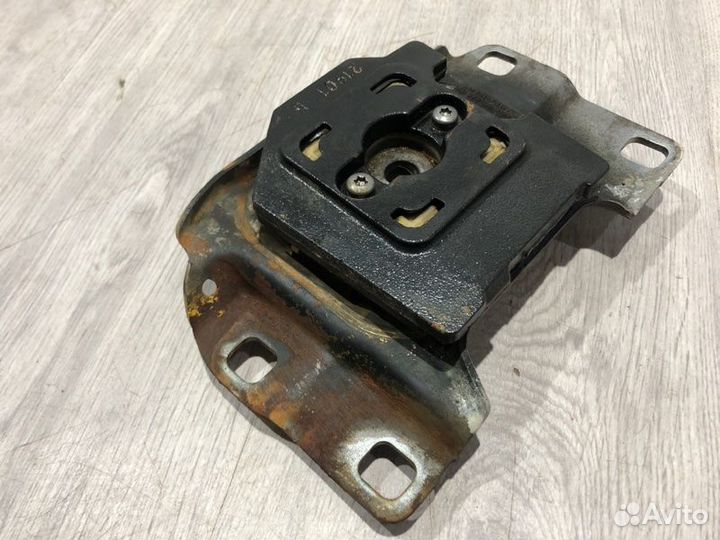 Опора кпп верхня Ford Focus 3 pnda 2011