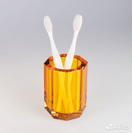 Стакан для ванной