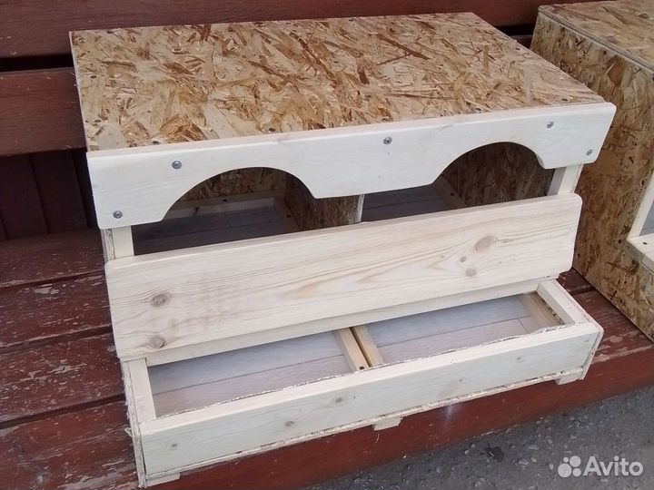 Гнездо для кур с яйцесборником