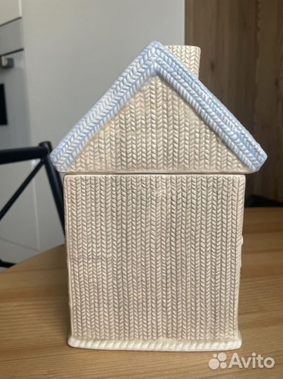 Конфетница в форме милого домика