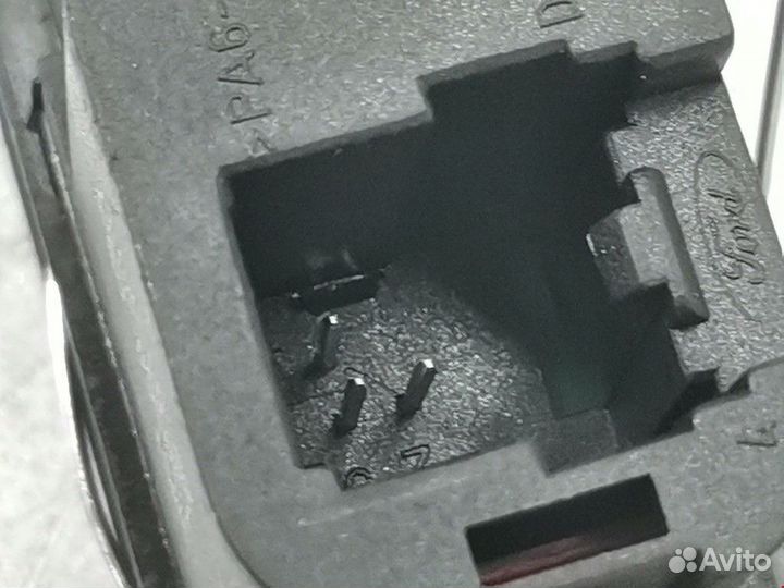 Кнопка аварийной сигнализации Ford C-Max 2007
