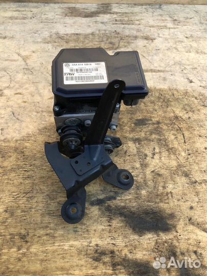 Блок ABS VW Passat B7