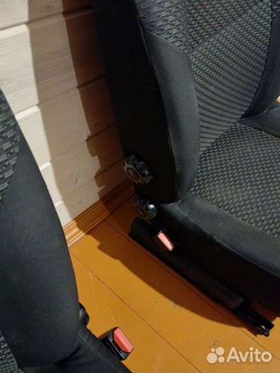 Передние сидения Лада Ларгус