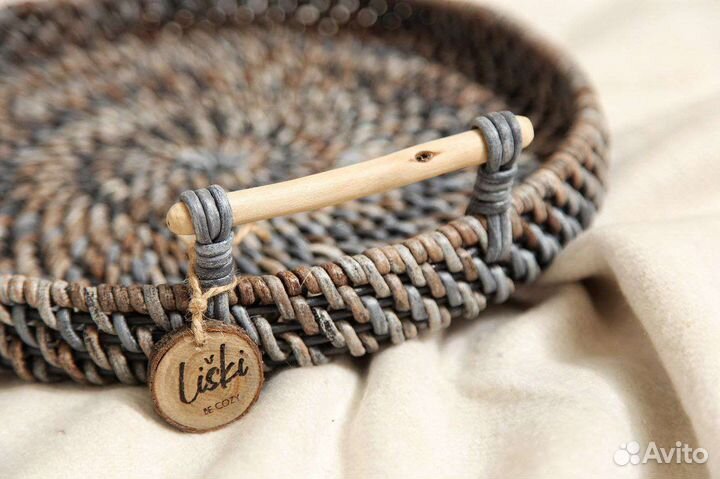 Плетёный поднос ручной работы