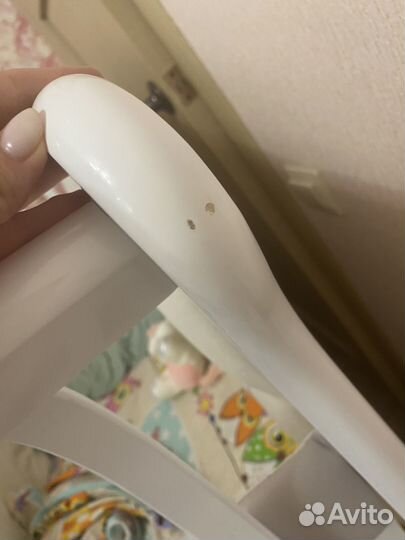 Детская кроватка с маятником